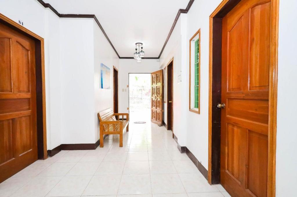 Mayon Backpackers Hostel Легазпи Екстериор снимка