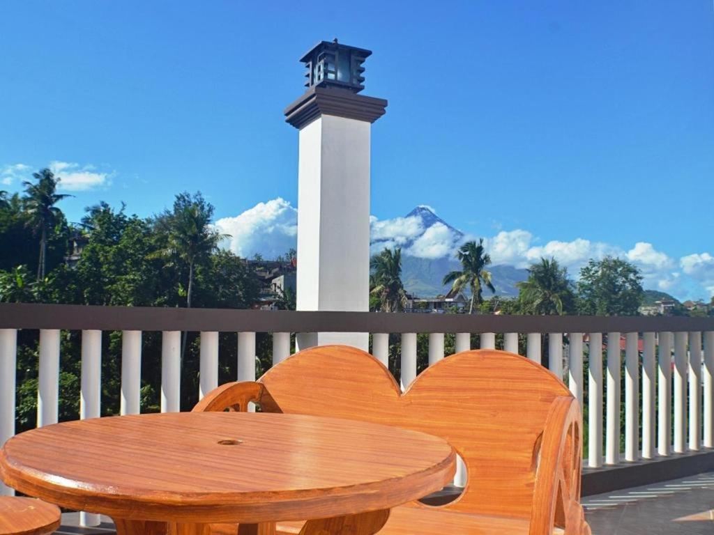 Mayon Backpackers Hostel Легазпи Екстериор снимка