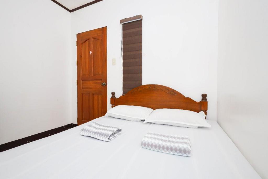 Mayon Backpackers Hostel Легазпи Екстериор снимка